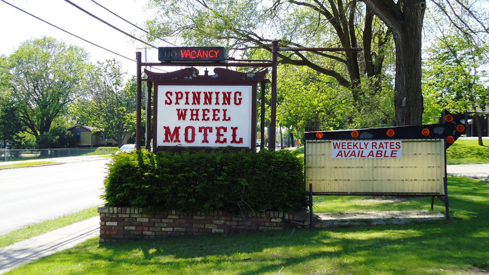 Spinning Wheel Motel Барабу Экстерьер фото